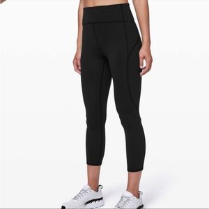 Lululemon In Movement 7/8 Tight Everlux  25” Black Size 4
